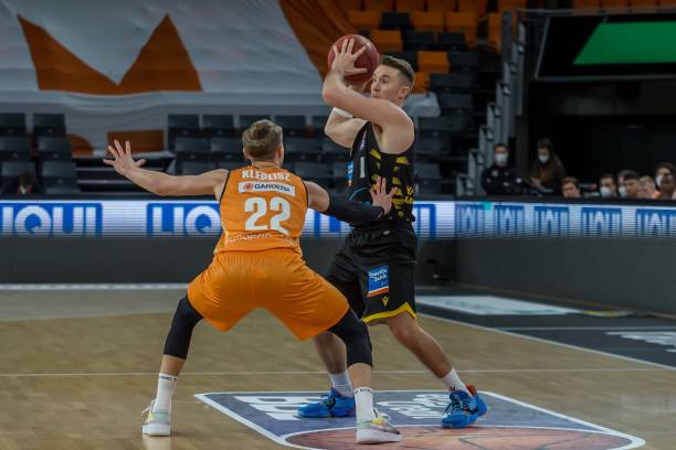 1目前的中 1目前的中