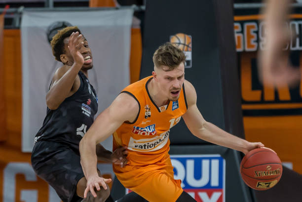 锋线新格局 锋线新格局