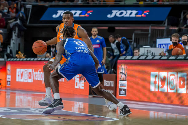 级前场引援 级前场引援