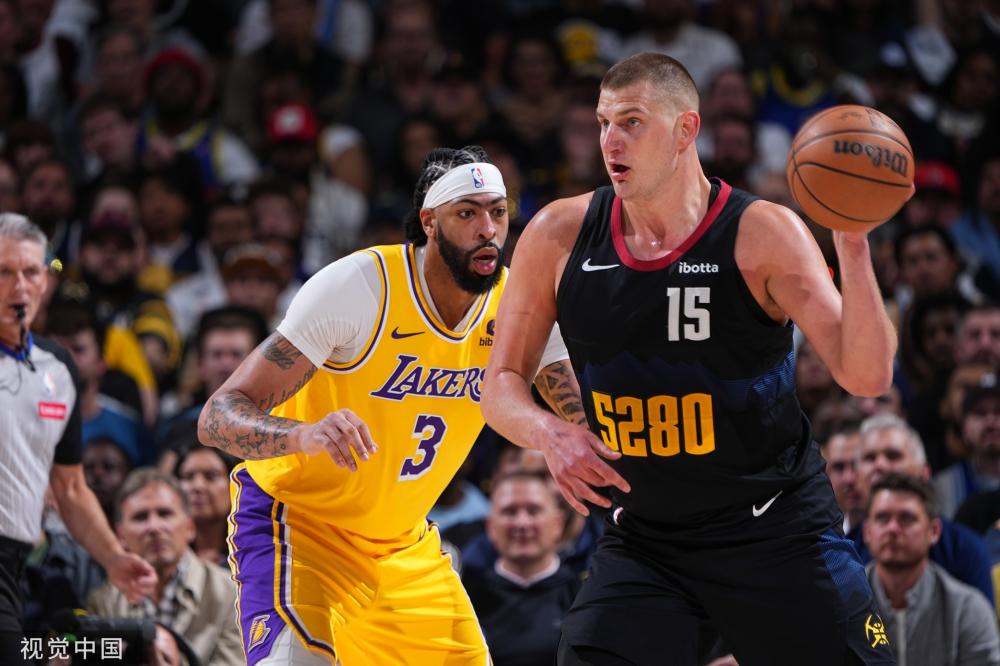 在他职业生 在他职业生